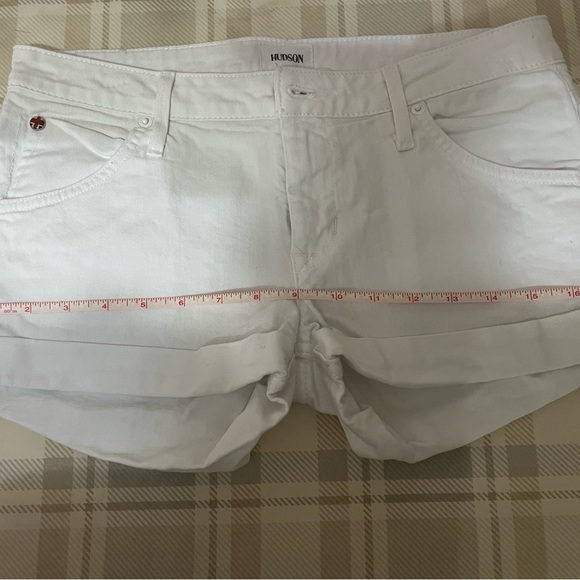 Hudson Hampton Cuffed Short Short White size 27. Excellent condition. - Picture 8 of 8